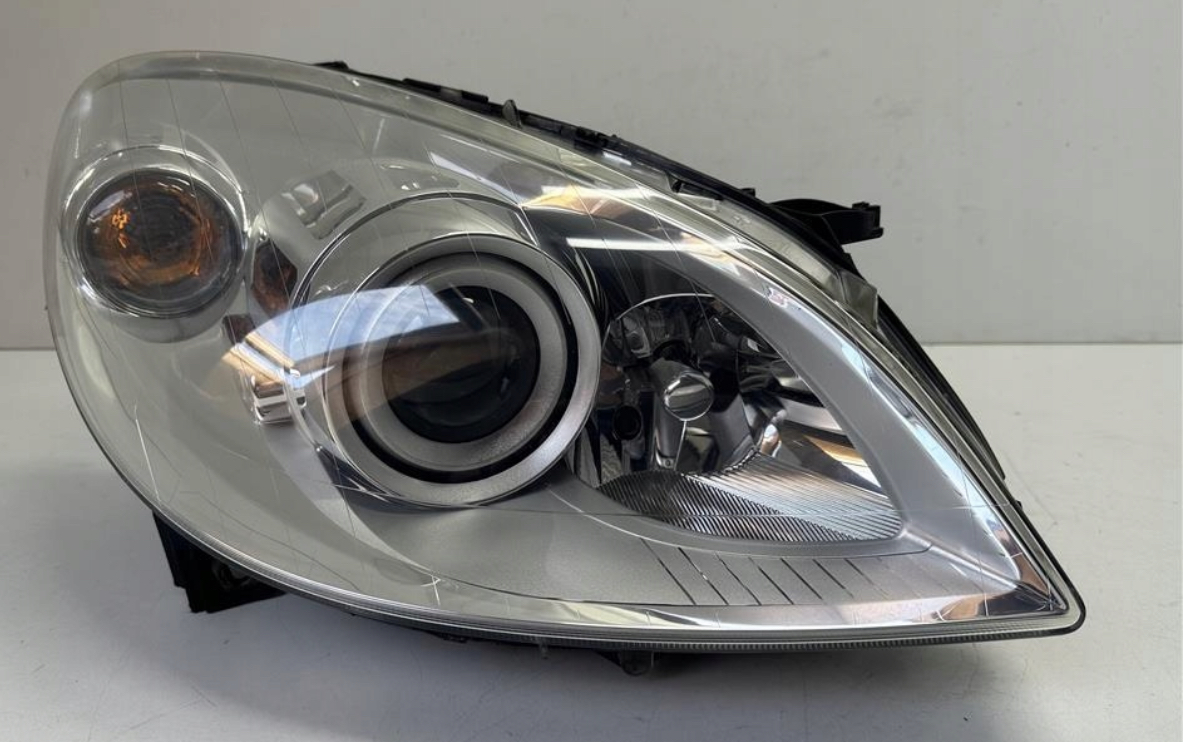 Mercedes B-Clase W245 OE A1698204661 Xenon
