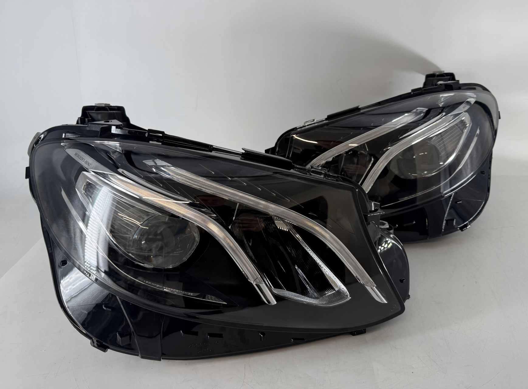 Faros delanteros Mercedes E-Clase 213 (W213) Full LED Performance – izquierdo + derecho A2139063904, A2139064004